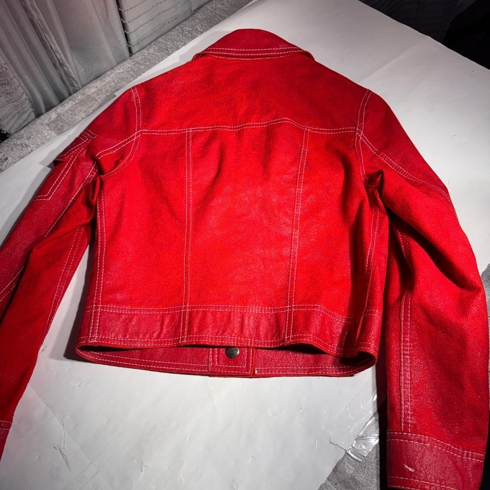 ✨ Vintage MOD Red Vinyl Jacket – Made in Taiwan ✨ - Picture 3 of 14